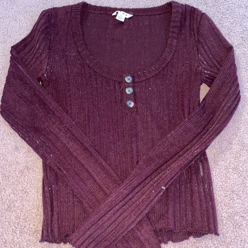 maroon long sleeve shirt!